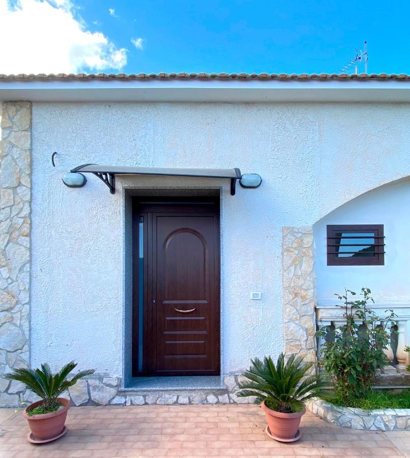Villa Paola Авола Екстериор снимка